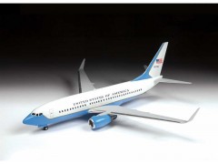 Zvezda Boeing 737-700/C-40B (1:144)