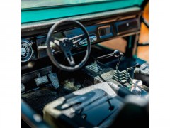 Axial SCX10 III Early Ford Bronco 4WD 1:10 bílý