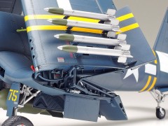 Tamiya 60327 Vought F4U-1D Corsair 1/32 (6)