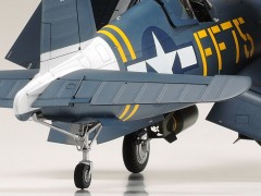 Tamiya 60327 Vought F4U-1D Corsair 1/32 (10)