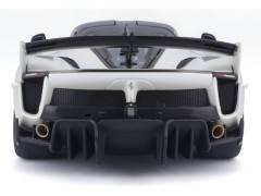 Bburago Ferrari FXX-K EVO No.70 1:18 bílá/černá